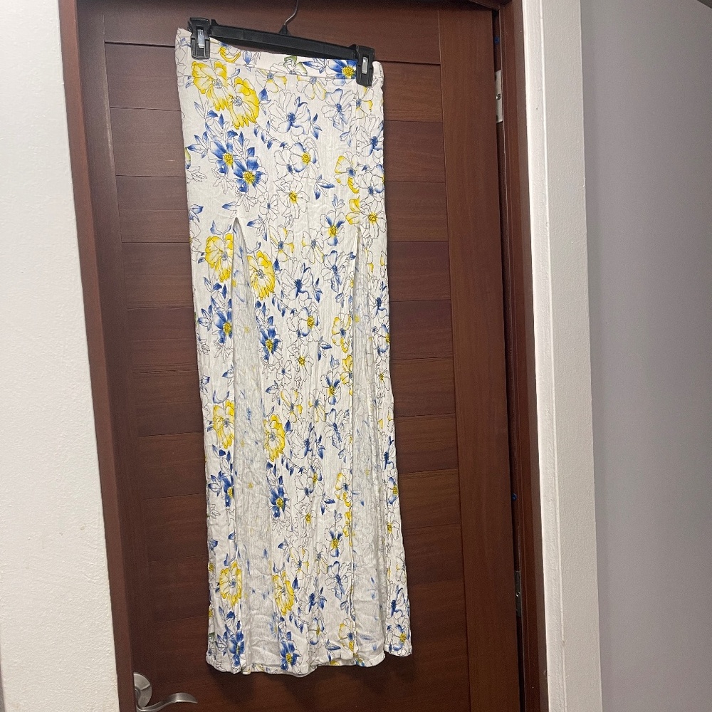 Valija slit skirt